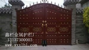 鑫欄金屬制品公司為延津住宅戶安裝歐式大門！